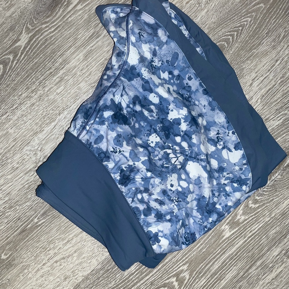 Lululemon shorts size 8